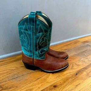 Cowgirl Boots / Western Boots Straight Outta Downtown Nashville!! 🎶👢